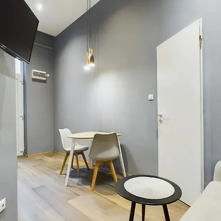 Cosy Gray In Heart Of Apartament